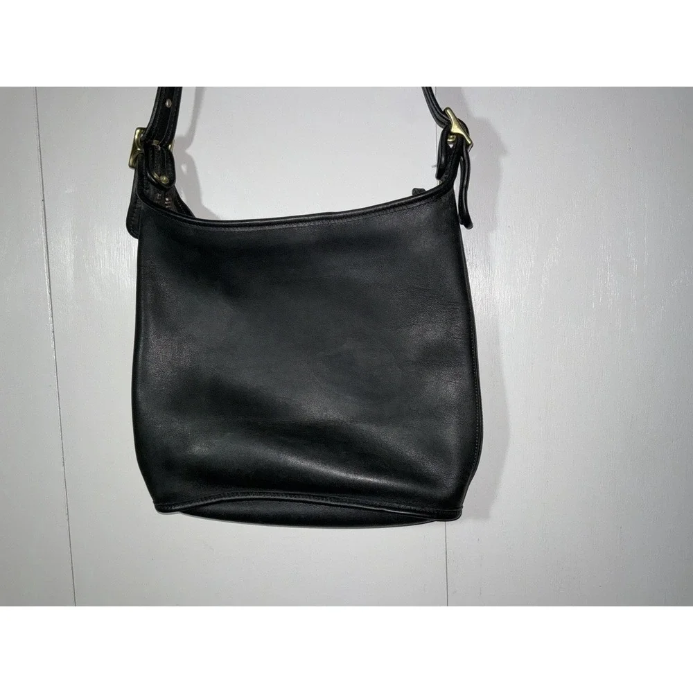 Vintage 2000 Black Slim Hobo Coach Bag -SEE PICS FOR SLIGHT IMPERFECTIONS